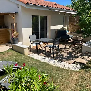 gite-bambou-avec-piscine.hotels-rhonealpes.com/